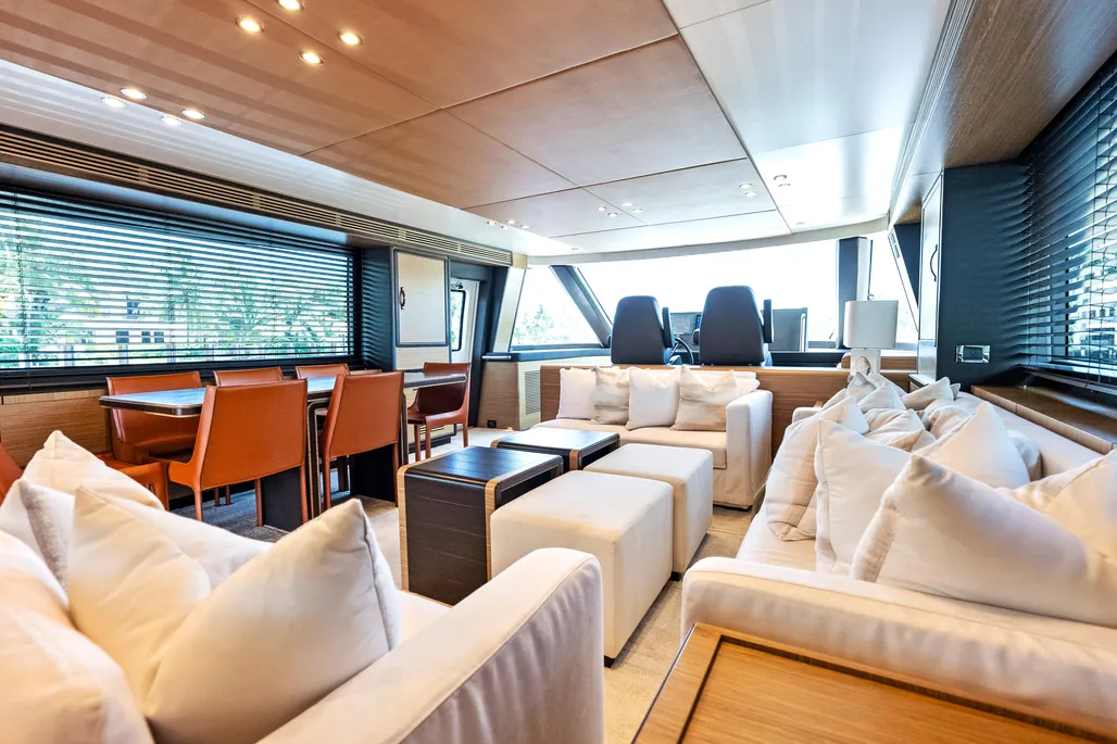 Yacht Photo 21
